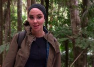 英国独立电视台《I'm A Celebrity》的杜丽莎品牌联合主演莫拉·希金斯在紧张时刻“一头牛”