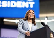 Kamala Harris's VP choices narrow to Walz, Shapiro